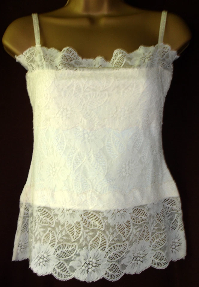 Camisa feminina de luxo creme com renda. Tamanho pequeno. - Imagem 3 de 4