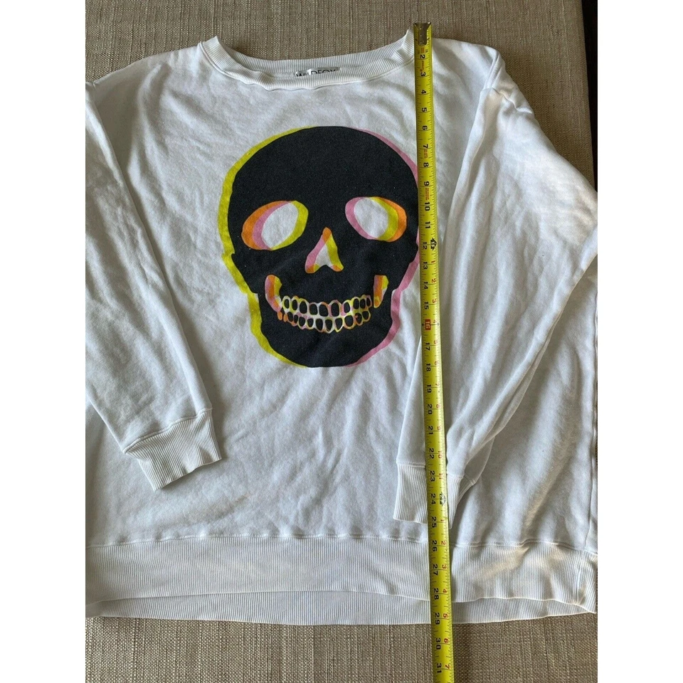 WILDFOX Pullover Graphic Skull Crewneck Sweatshirt Oversized M MADE IN USA - Image 2 of 4