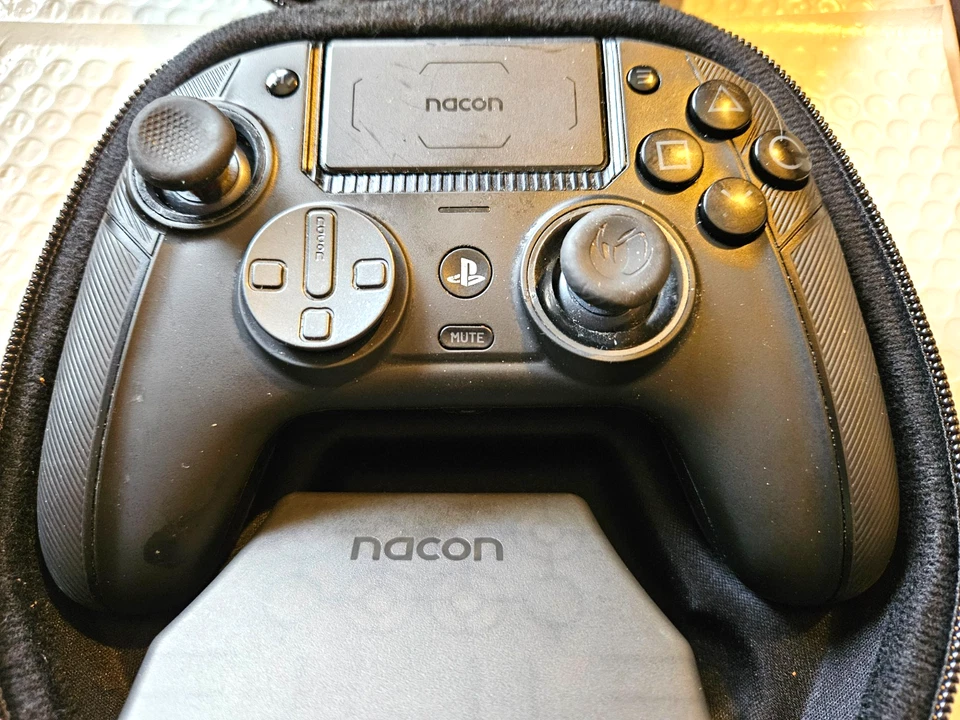 Nacon Revolution 5 Pro NC4533 Wireless Gaming Controller for PS5/PS4/PC - Image 2 of 4