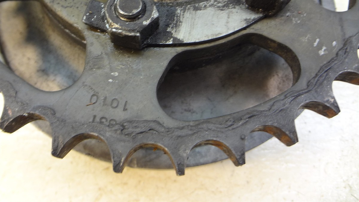 1981 Kawasaki KZ750 KZ 750 K440. rear sprocket and carrier | eBay