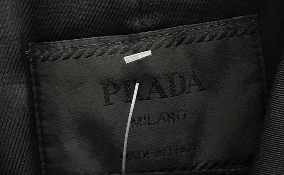 Abrigo para mujer Prada negro de poliéster de un solo pecho con botones de ventilación talla 42 Foto 4 de 4