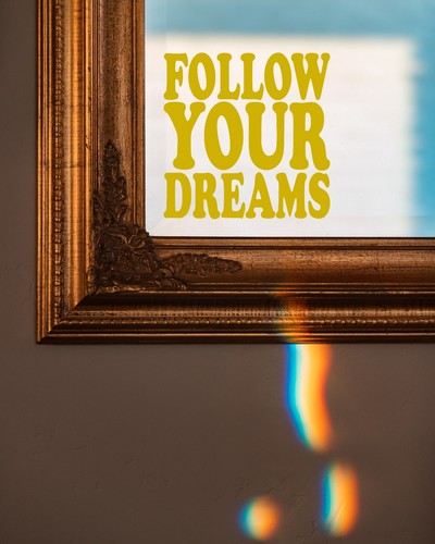 Follow Your Dreams Vinyl Sticker decal RED GLOSS 10 x 10 cm - Picture 2 of 2