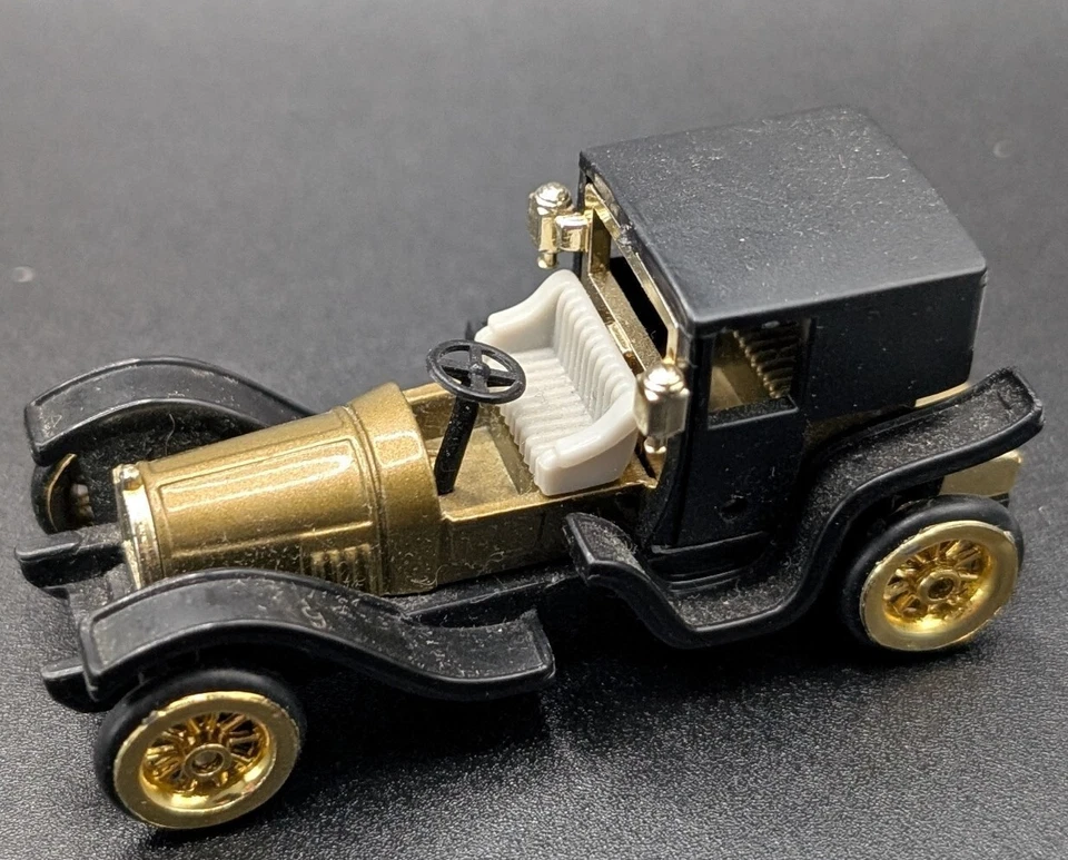 High Speed Vintage Diecast Cars x4 – HF9087 9089 9090 – 1:64 Scale - Image 2 of 4