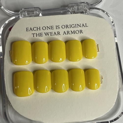 10 Piece Short False Nail ~ Bumble Humble ~ Cute Press on Nails | Size Small - 第 1/4 張圖片