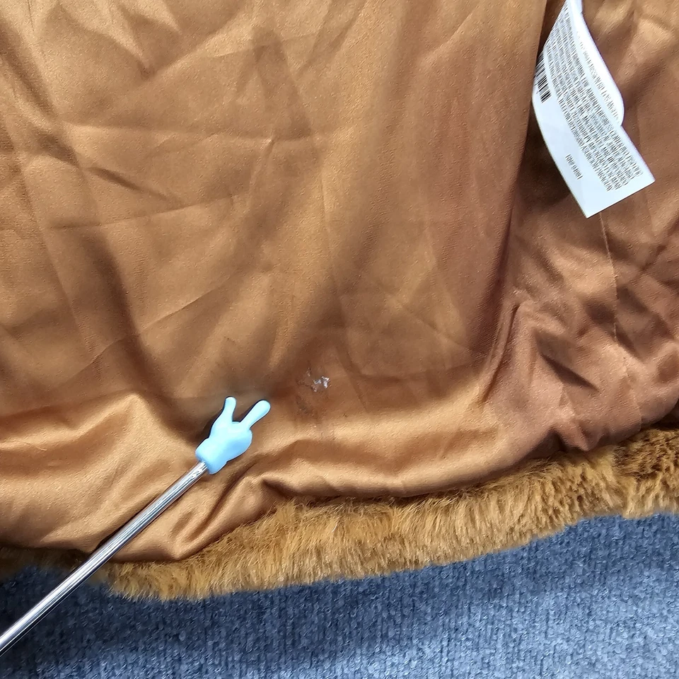 Abrigo largo de invierno Forever 21 de piel sintética para mujer pequeño naranja frente abierto de lujo mullido Foto 2 de 4