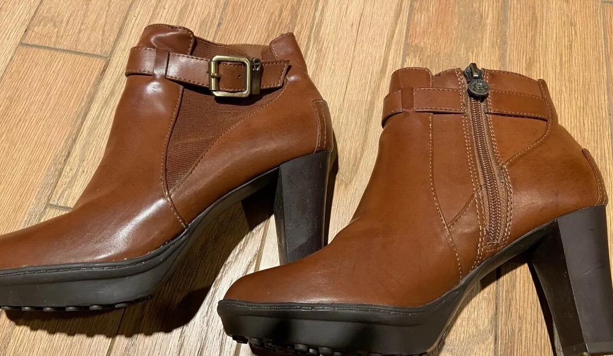 etienne aigner booties