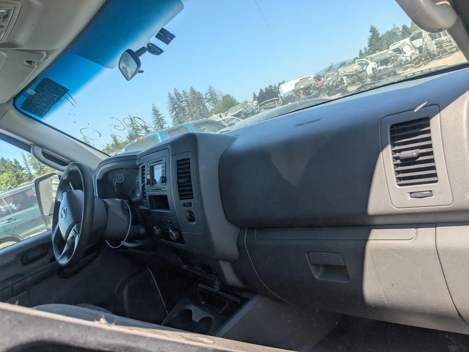 Manija de puerta interior usada se adapta a: Nissan Nv 2500 2012 grado A Foto 4 de 4