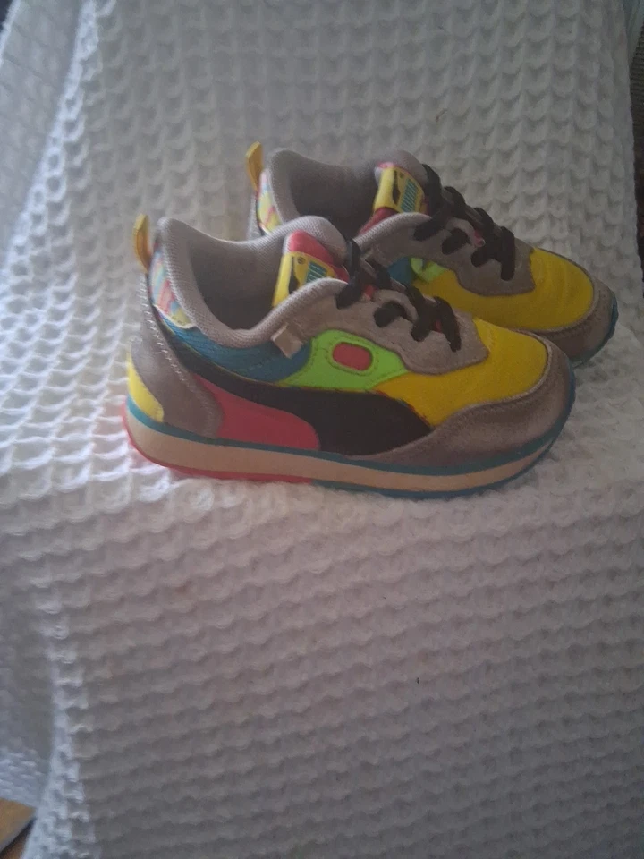 Zapatos Puma para niños pequeños talla 9c Ryder FV carbón Y pintura Foto 2 de 4