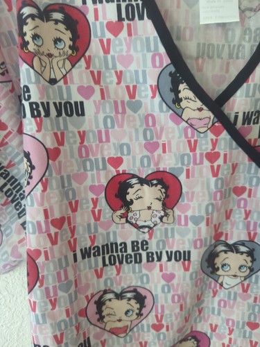 Betty Boop Scrub Top Shirt I Love You Pink Black Hearts Valentines Womens Medium - Picture 5 of 9