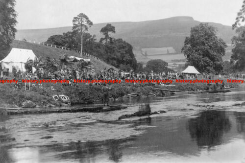 F006566 Fly Fishing. Brecon. River Usk. 1930 - 第 1/3 張圖片
