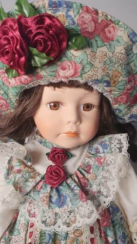 Porzellanpuppe "Charlotte" (24A) 13" (33cm) von The Leonardo Collection
