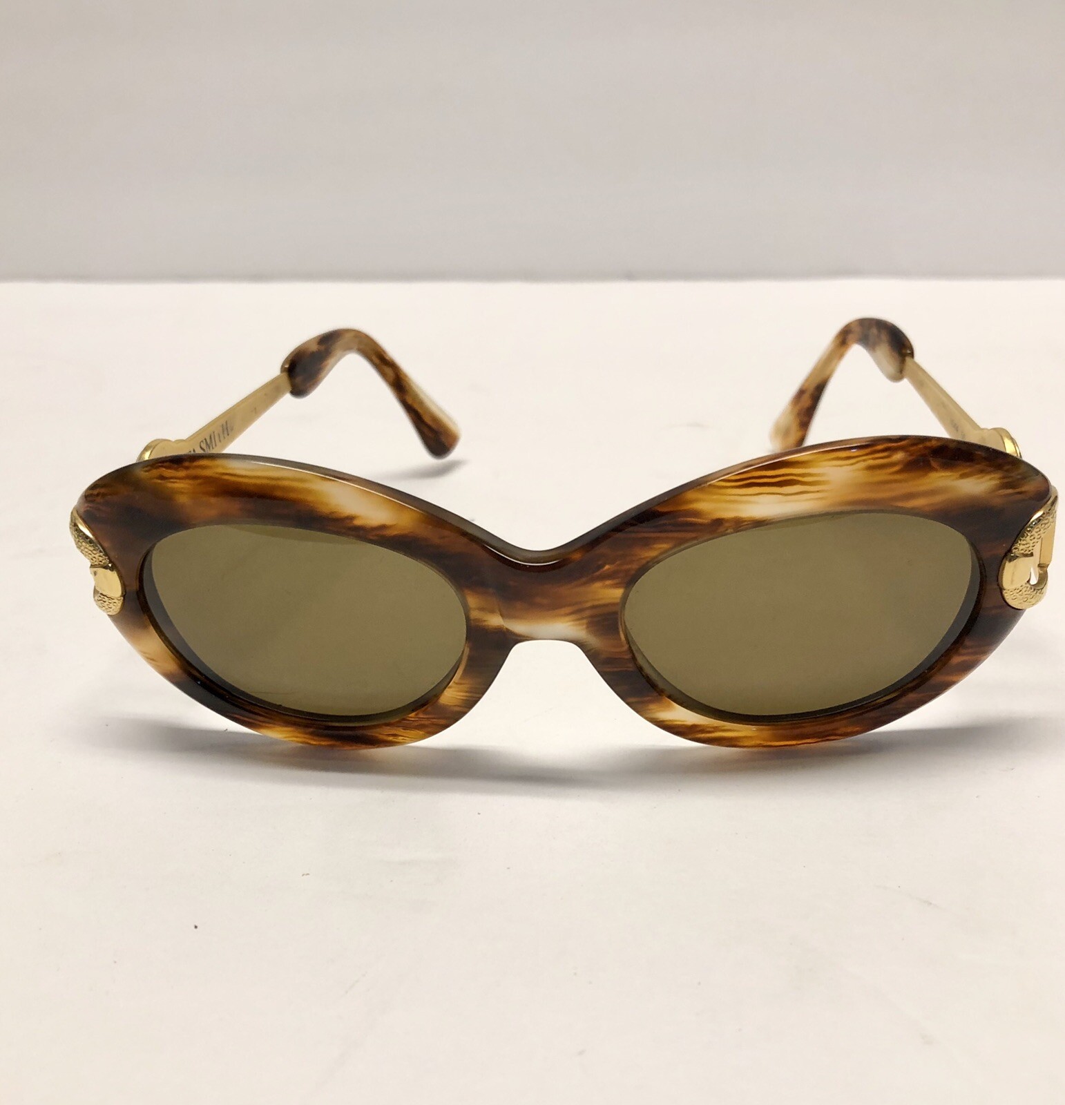 black tortoise shell sunglasses