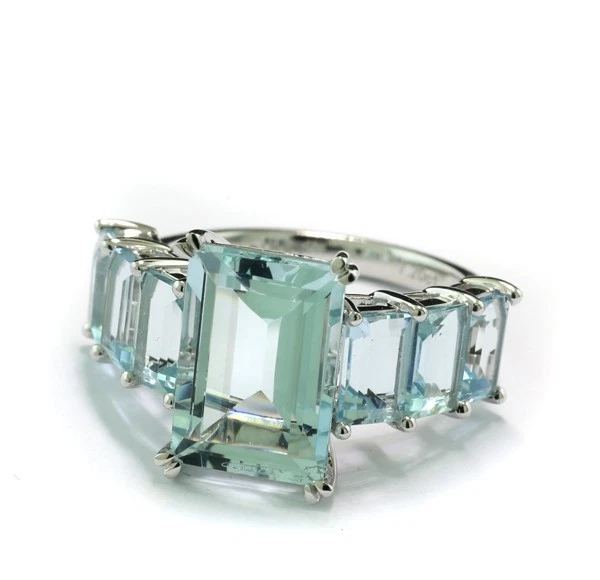 Wert 5.000 Euro Top moderner Aquamarin Ring  7,20 carat  585 Gold Neu