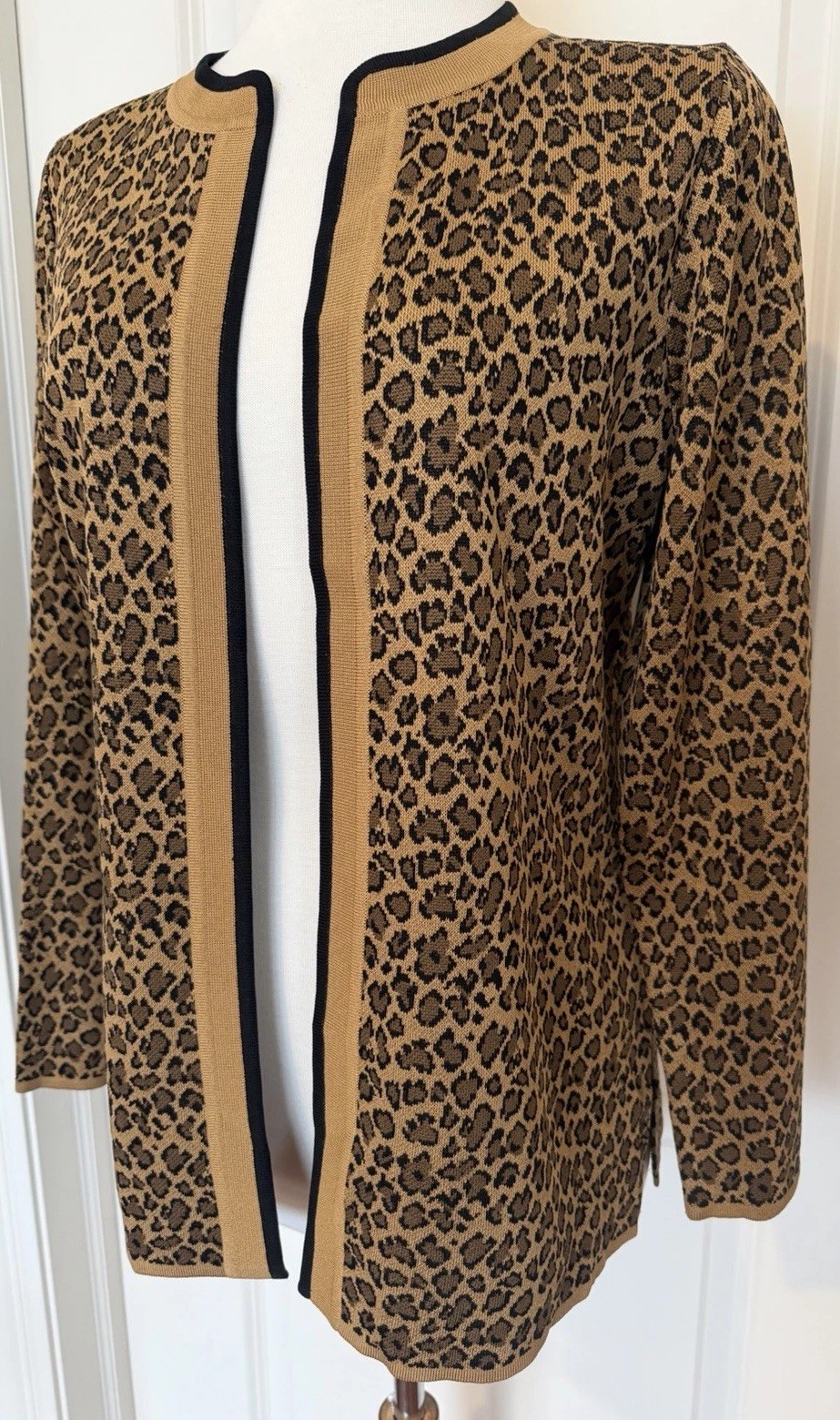 Misook Leopard Print Open Front Long Sleeves Card… - image 2