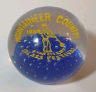Vintage West Virginia Mountaineers Country Glass Festival Art Glass Paperweight — photo 3