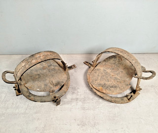Lot 2 PIEGES a MACHOIRES Fer Forgé Decoration Inactifs Collection Curiosité G5