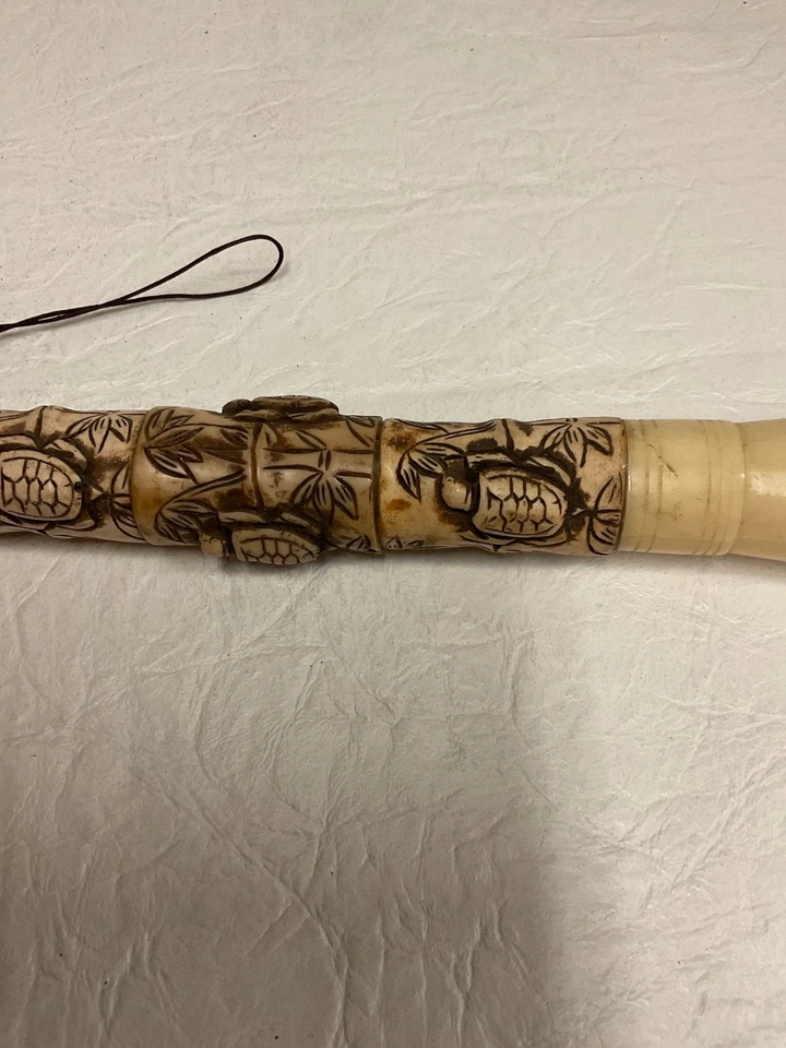 Cepillo de caligrafía chino de principios del siglo XX con mango tallado Foto 3 de 4