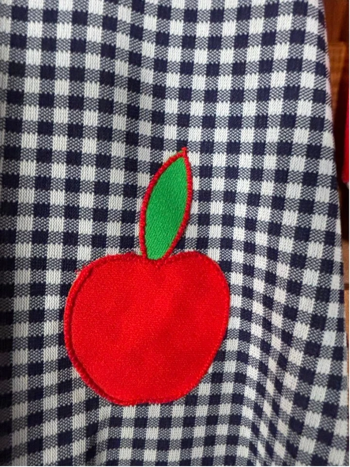 Vestido retro colegiala vintage para niños años 70 apliques de manzana a cuadros manga roja Foto 2 de 4