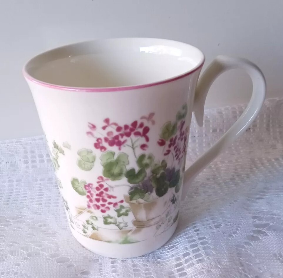 ROYAL WESSEX Petit Jardin Fine Bone China Coffee Tea Cup