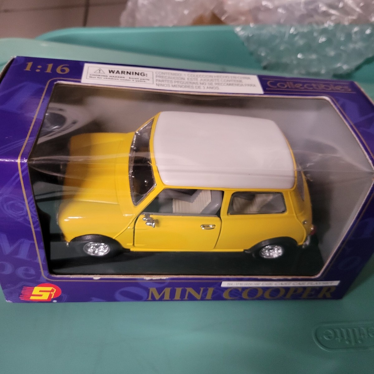 Sunnyside 1:16, Mini Cooper, Yellow & White Diecast Model Car With