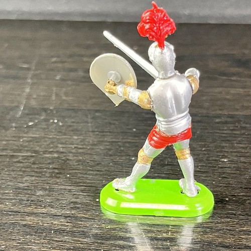 Britains Ltd 1971 Plastic DeeTail Knights in Action Crusader Axe Figurine - Picture 7 of 9