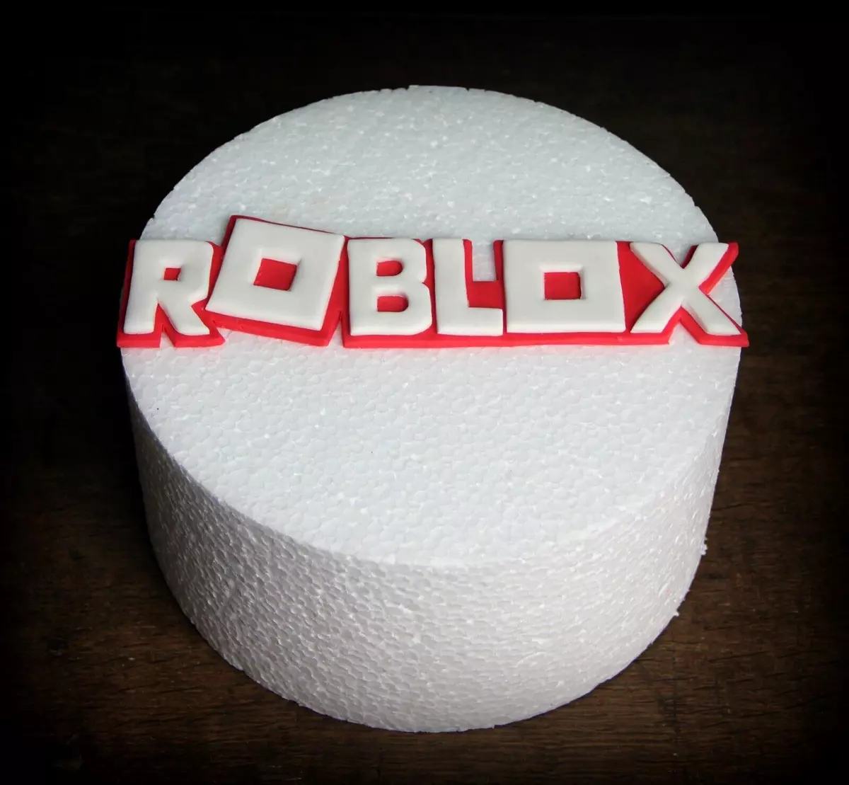 Roblox inspired edible handmade logo plaque / badge birthday cake