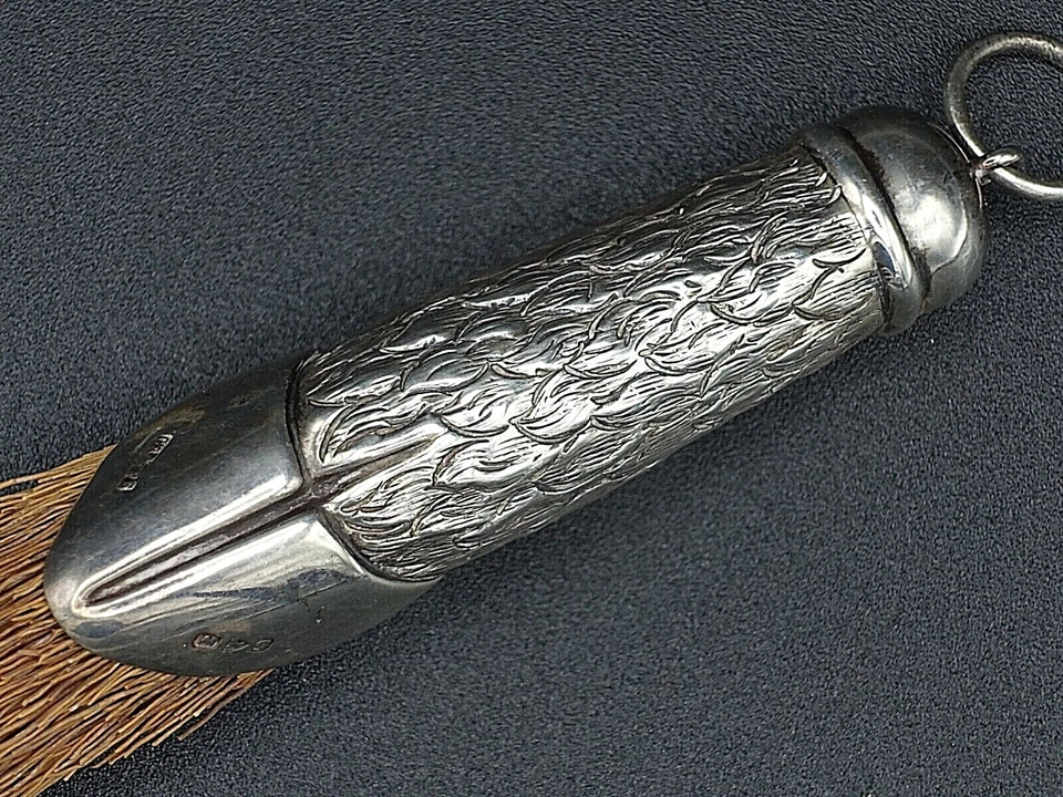 ENGLISH STERLING SILVER CHESTER 1899 FIGURAL HORSE HOOF BRUSH CORNELIUS SAUNDERS - Image 2 of 4
