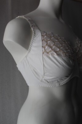 Soutien-gorge Louisa Bracq 'Jolie Poupée' – Taille 115E, Couleur Nacre, Style Emboîtant – Neuf Avec étiquettes