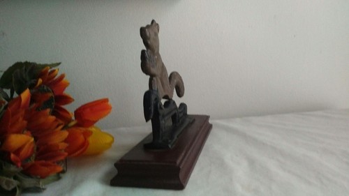 Vintage Cast Iron Squirrel on Wrench on Wood base Nutcracker - Picture 4 of 4
