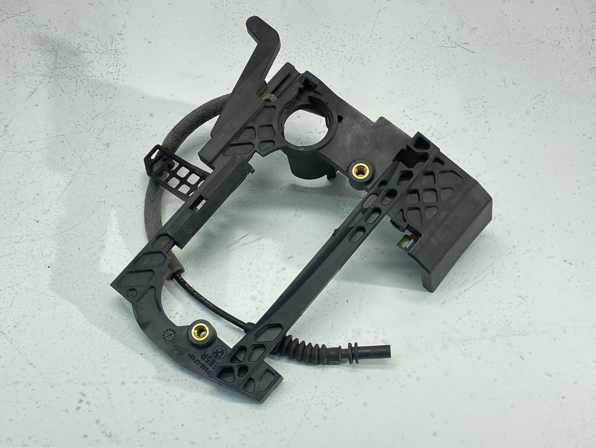 03-09 BMW E85 E86 Z4 Right Passenger Outside Door Handle Carrier