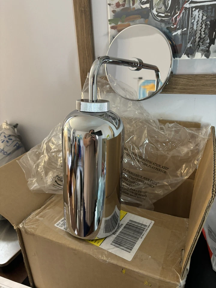 全新带盒 Pottery Barn Walker 气缸单壁壁灯 铬 2499897 — 第 2/4 张图片