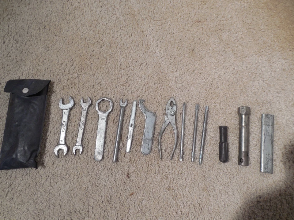 Honda CB 350F 1973 kit de cuatro herramientas Foto 2 de 4