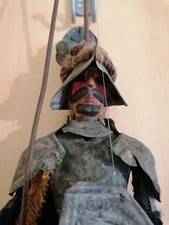 Antike Marionette Ritter - Spielpuppe - Metallrüstung. 