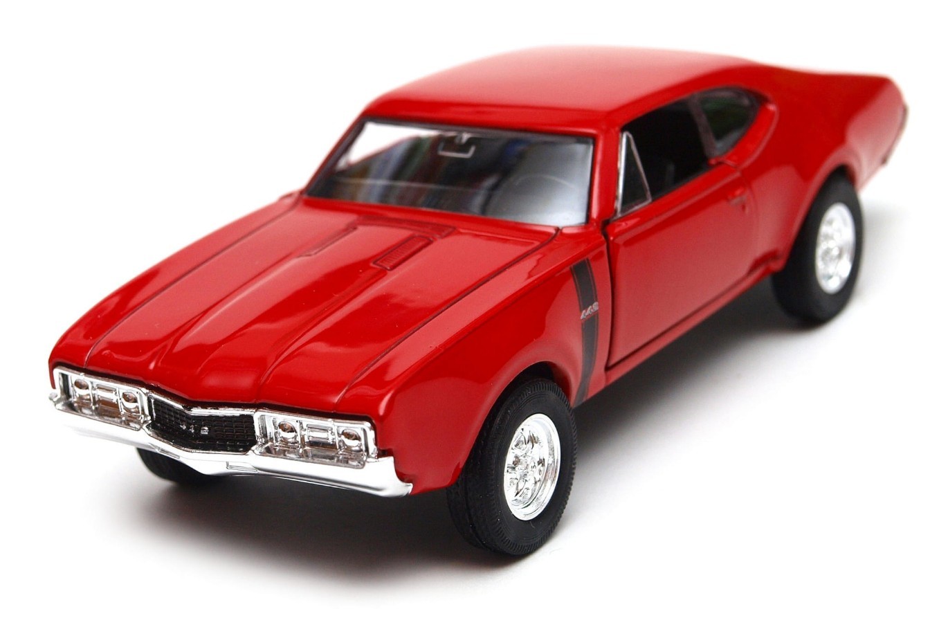 Welly 1968 Oldsmobile 442 Red 1:34 1:39 Scale 4.5 Inch Diecast Car in Box