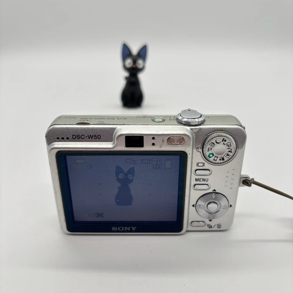 Sony Cyber-Shot DSC-W50 Digital Camera 6MP CCD Y2K Compact w/ Accessories - Image 3 of 4
