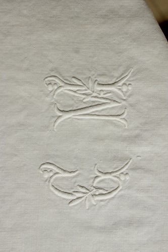 Set of 8 Vintage Holiday Napkins GM monogram linen 31 X 26 inches white 1900 - Picture 6 of 10