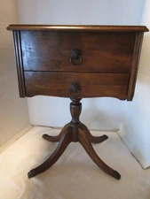 Antique Wood Duncan Phyfe Sewing Stand Table lift-up Book Match Top 23.75" Tall