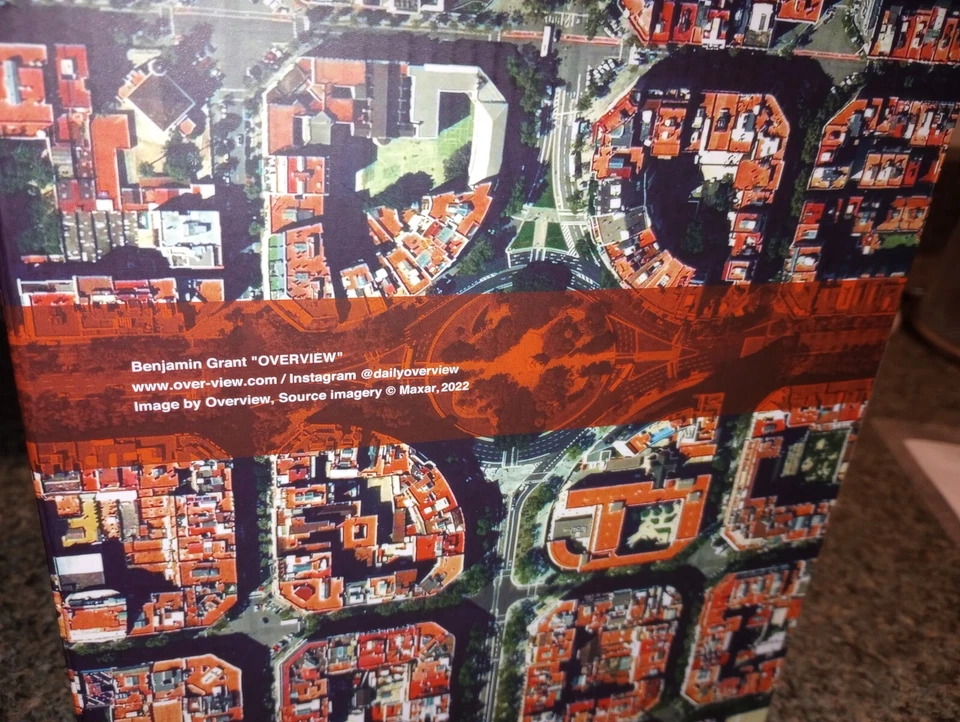 Medicom Benjamin Grant 概览巴塞罗那 100% 400% 熊砖人偶套装(多件) — 第 4/4 张图片