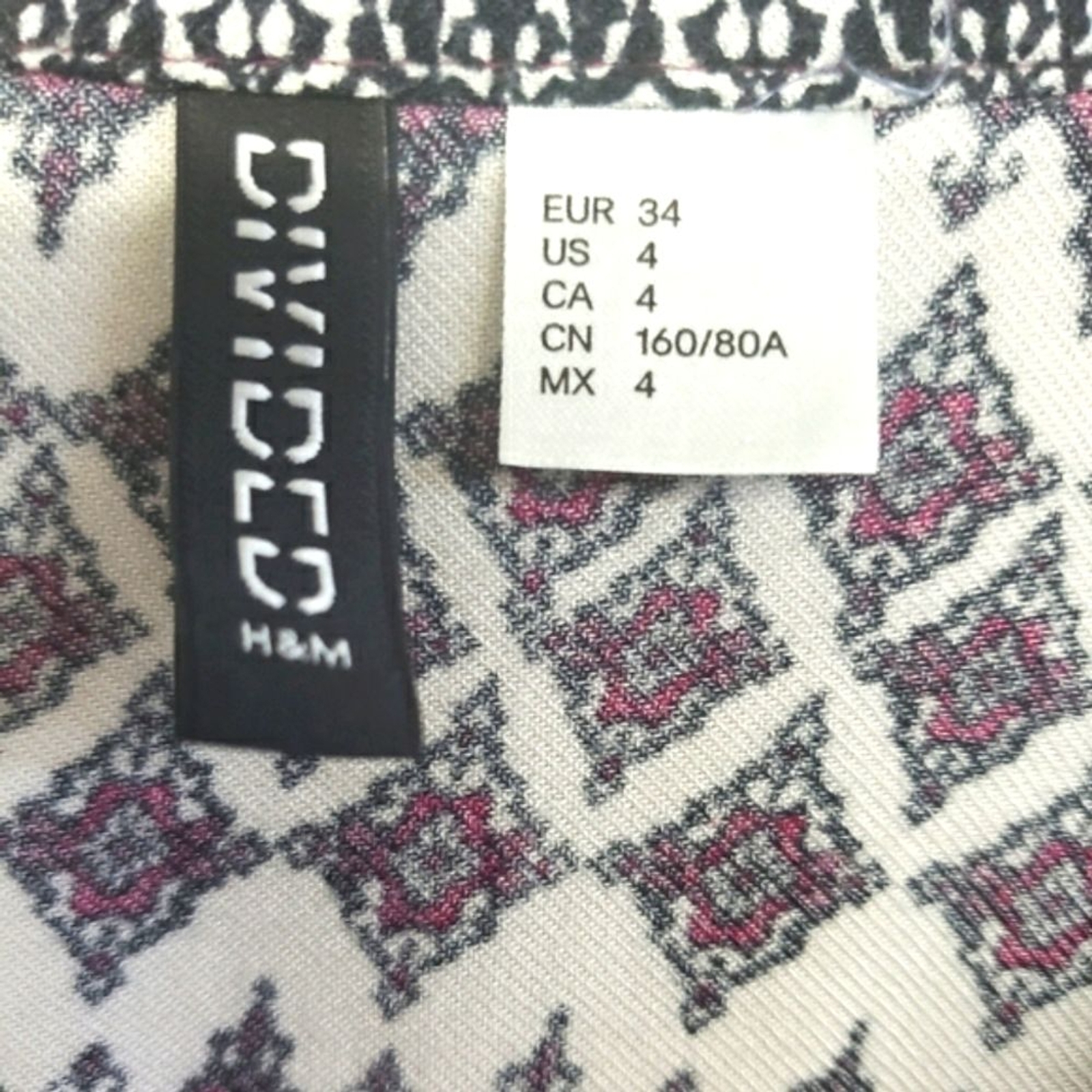 H&M Divided Button-Down Tunic Patterned Blouse Si… - image 6