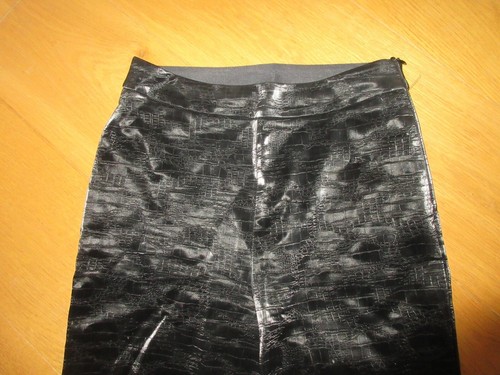 ladies girls ASOS DESIGN black pvc faux leather trousers, size 8 - Picture 2 of 5