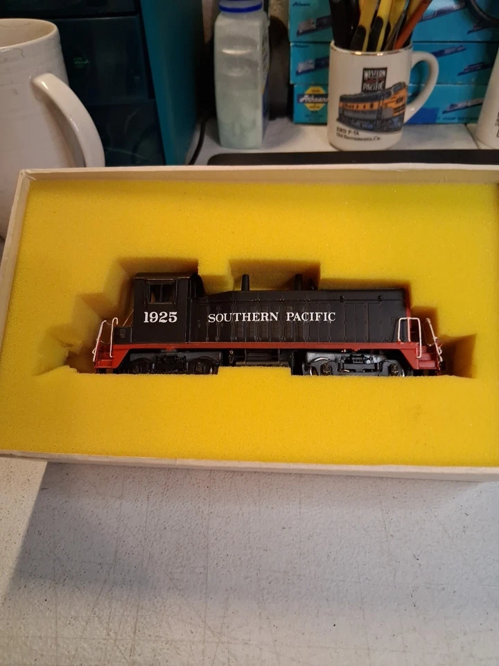 Oriental Limited  Ho Scale Brass  SOUTHERN PACIFIC  NW -2 # 1925 - Image 2 of 4