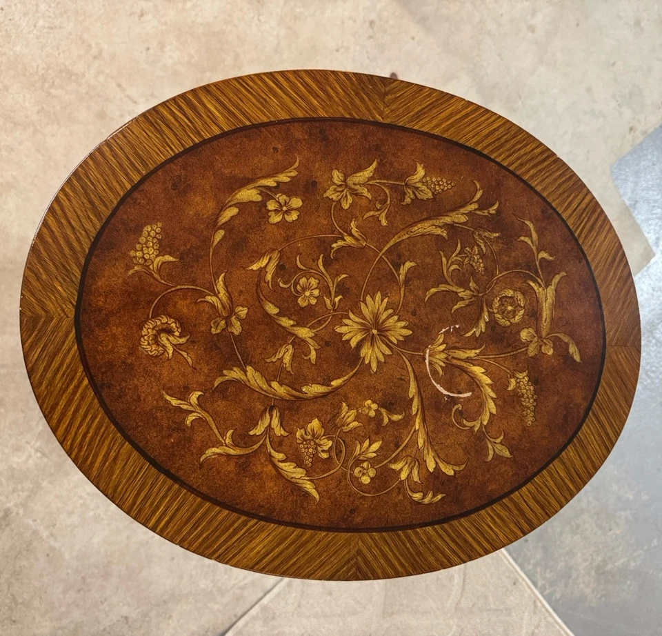 Mesa de centro/mesa auxiliar francesa antigua 1920 con incrustaciones de nogal y madera satinada Foto 3 de 4