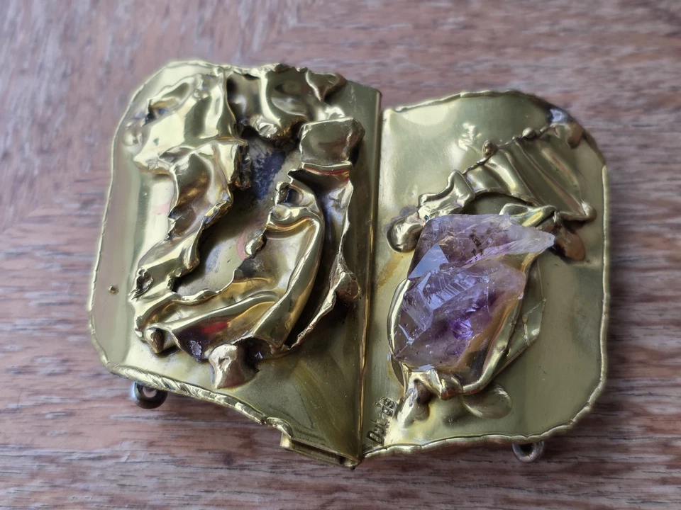 Fivela de cinto de latão ametista moderna brutalista vintage Dutra - Imagem 3 de 4