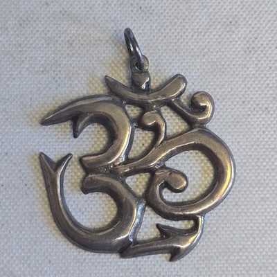 Sterling Silber Anhänger 8,09 g feiner Schmuck Hindu OM Symbol Charm