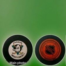 ANAHEIM MIGHTY DUCKS NHL VINTAGE TRENCH MFG. PUCK disney Made In CZECHOSLOVAKIA