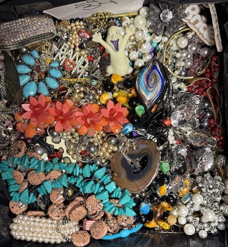Huge 19 Pound Vintage to Now Costume Jewelry Good Use Wear Sell Craft Lot# GB34