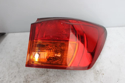 E111183 Faro Posteriore Destro per LEXUS IS (DS2/IS2) 220d 2005 1588644 - Foto 1 di 10