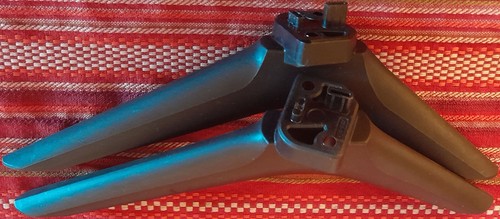 Hisense 58R6E3 50r6e3 50R6E4 58R6E4 Tv stand legs has screws I SHIP FAST