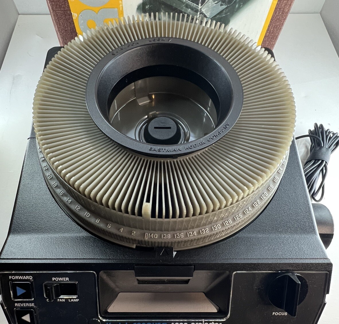 コダック　カルーセル　4200-J プロジェクター Kodak Carousel 4200 Projector w/ Remote And Slide Tray Needs