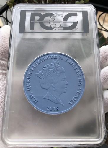 PCGS MS70 2018 UK The Three Graces Coin Wedgwood Jasperware £5 Coin Ceramic Gift - Picture 2 of 3